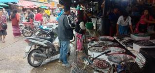 งานเทศกิจนครแม่สอด ออกตรวจความเรียบร้อยและจัดระเบียบตลาดเทศบาลนครแม่สอด 10/8/2566