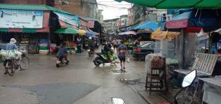 งานเทศกิจนครแม่สอด ออกตรวจความเรียบร้อยและจัดระเบียบตลาดเทศบาลนครแม่สอด 10/8/2566