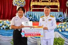 สำนักงานวัฒนธรรมจังหวัดตาก มอบเกียรติบัตรการประกวดวาดภาพระบายสีน้ำ หัวข้อ"พระคุณแม่" ให้แก่นักเรียนโรงเรียนเทศบาลเฉลิมพระเกียรติสมเด็จพระเทพรัตนราชสุดาฯ สยามบรมราชกุมารี