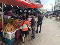งานเทศกิจนครแม่สอด ออกตรวจความเรียบร้อยและจัดระเบียบตลาดเทศบาลนครแม่สอด 22 ส.ค.2566