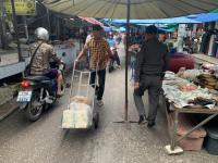 งานเทศกิจนครแม่สอด ออกตรวจความเรียบร้อยและจัดระเบียบตลาดเทศบาลนครแม่สอด 22 ส.ค.2566