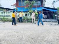 ผอ.กองยุทธศาสตร์และงบประมาณ ลงพื้นที่ตรวจรับโครงการปรับปรุงเสริมผิวจราจรแอสฟัสฟ์ติกคอนกรีต พร้อมยกฝาท่อระบายน้ำ บริเวณถนนชิดวนา ถนนชุมชนประชารักษ์ และถนนชุมชนสักทอง