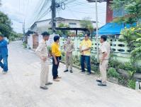 ผอ.กองยุทธศาสตร์และงบประมาณ ลงพื้นที่ตรวจรับโครงการปรับปรุงเสริมผิวจราจรแอสฟัสฟ์ติกคอนกรีต พร้อมยกฝาท่อระบายน้ำ บริเวณถนนชิดวนา ถนนชุมชนประชารักษ์ และถนนชุมชนสักทอง