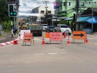 ดำเนินการโครงการปูยางแอสฟัลท์ติกคอนกรีต บริเวณถนนอิทรคีรีจากร้านเจ้าสัวถึงสะพานดำ