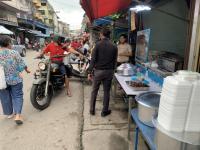 งานเทศกิจนครแม่สอด ออกตรวจความเรียบร้อยและจัดระเบียบตลาดเทศบาลนครแม่สอด 29 ส.ค.2566