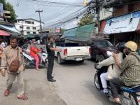 งานเทศกิจนครแม่สอด ออกะจัดระเบียบตลาดเทศบาลนครแม่สอดพร้อมอำนวยความสะดวกการจราจร กรณีกองช่างสุขาฯ ทำงาน 31 ส.ค.2566