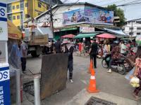 งานเทศกิจนครแม่สอด ออกะจัดระเบียบตลาดเทศบาลนครแม่สอดพร้อมอำนวยความสะดวกการจราจร กรณีกองช่างสุขาฯ ทำงาน 31 ส.ค.2566