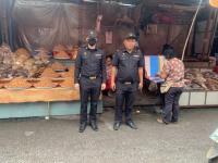 งานเทศกิจนครแม่สอด ออกตรวจความเรียบร้อยและจัดระเบียบตลาดเทศบาลนครแม่สอด 5 ก.ย.2566