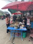 เทศกิจนครแม่สอด ออกตรวจสอบเรื่องขายของบริเวณทางเลี้ยว สี่แยกตลาดพาเจริญ