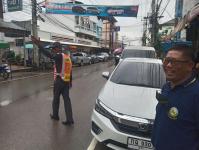 ดับเพลิงแม่สอด ออกฉีดล้างทำความสะอาดตลาดบ้านเหนือ