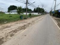 เทศกิจนครแม่สอด ออกตรวจสอบ กรณีผู้รับเหมาทำเศษหิน ดิน หล่นบนถนนสมรรคสรรพการ