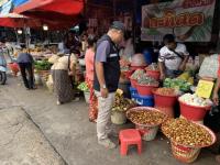 งานเทศกิจนครแม่สอด ออกตรวจความเรียบร้อยและจัดระเบียบตลาดเทศบาลนครแม่สอด 20 ก.ย.2566