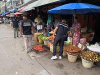 งานเทศกิจนครแม่สอด ออกตรวจความเรียบร้อยและจัดระเบียบตลาดเทศบาลนครแม่สอด 20 ก.ย.2566