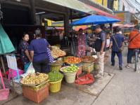 งานเทศกิจนครแม่สอด ออกตรวจความเรียบร้อยและจัดระเบียบตลาดเทศบาลนครแม่สอด 20 ก.ย.2566