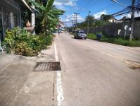 เทศกิจนครแม่สอด ออกตรวจสอบพร้อมติดตามผล กรณีผู้รับเหมาทำเศษหิน ดิน หล่นบนถนนสมัครสรรพการ