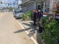 เทศกิจนครแม่สอด ออกตรวจสอบพร้อมติดตามผล กรณีผู้รับเหมาทำเศษหิน ดิน หล่นบนถนนสมัครสรรพการ