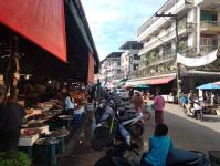 งานเทศกิจนครแม่สอด ออกตรวจความเรียบร้อยและจัดระเบียบตลาดเทศบาลนครแม่สอด 23-24 ก.ย.2566