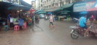 งานเทศกิจนครแม่สอด ออกตรวจความเรียบร้อยและจัดระเบียบตลาดเทศบาลนครแม่สอด 28-29 ก.ย.2566