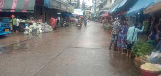 งานเทศกิจนครแม่สอด ออกตรวจความเรียบร้อยและจัดระเบียบตลาดเทศบาลนครแม่สอด 28-29 ก.ย.2566