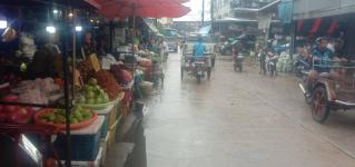 งานเทศกิจนครแม่สอด ออกตรวจความเรียบร้อยและจัดระเบียบตลาดเทศบาลนครแม่สอด 28-29 ก.ย.2566