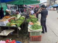 งานเทศกิจนครแม่สอด ออกตรวจความเรียบร้อยและจัดระเบียบตลาดเทศบาลนครแม่สอด 3 ต.ค..2566