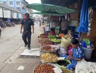 งานเทศกิจนครแม่สอด ออกตรวจความเรียบร้อยและจัดระเบียบตลาดเทศบาลนครแม่สอด 3 ต.ค..2566