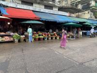 งานเทศกิจนครแม่สอด ออกตรวจความเรียบร้อยและจัดระเบียบตลาดเทศบาลนครแม่สอด 5 ต.ค..2566