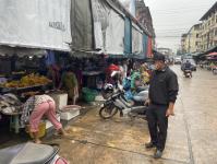 งานเทศกิจนครแม่สอด ออกตรวจความเรียบร้อยและจัดระเบียบตลาดเทศบาลนครแม่สอด 9 ต.ค..2566