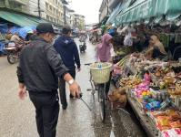 งานเทศกิจนครแม่สอด ออกตรวจความเรียบร้อยและจัดระเบียบตลาดเทศบาลนครแม่สอด 9 ต.ค..2566