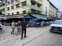 งานเทศกิจนครแม่สอด ออกตรวจความเรียบร้อยและจัดระเบียบตลาดเทศบาลนครแม่สอด 10 ต.ค..2566