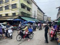 งานเทศกิจนครแม่สอด ออกตรวจความเรียบร้อยและจัดระเบียบตลาดเทศบาลนครแม่สอด 10 ต.ค..2566