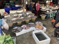 งานเทศกิจนครแม่สอด ออกตรวจความเรียบร้อยและจัดระเบียบตลาดเทศบาลนครแม่สอด 14-15 ต.ค..2566