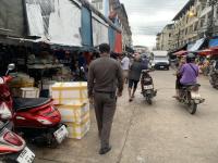 เจ้าหน้าที่เทศกิจ ออกตรวจความเรียบร้อยและจัดระเบียบตลาดเทศบาลนครแม่สอด 16 ต.ค..2566