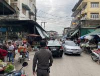 เจ้าหน้าที่เทศกิจ ออกตรวจความเรียบร้อยและจัดระเบียบตลาดเทศบาลนครแม่สอด 17 ต.ค.2566