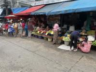 เจ้าหน้าที่เทศกิจ ออกตรวจความเรียบร้อยและจัดระเบียบตลาดเทศบาลนครแม่สอด 17 ต.ค.2566