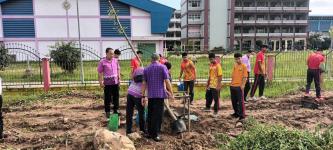 เทศบาลนครแม่สอดจัดกิจกรรมจัดกิจกรรมปลูกต้นไม้บริเวณโรงเรียนกีฬาเทศบาลนครแม่สอดและโรงเรียนเทศบาลเฉลิมพระเกียรติสมเด็จพระเทพรัตนราชสุดา ฯ สยามบรมราชกุมารี