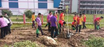 เทศบาลนครแม่สอดจัดกิจกรรมจัดกิจกรรมปลูกต้นไม้บริเวณโรงเรียนกีฬาเทศบาลนครแม่สอดและโรงเรียนเทศบาลเฉลิมพระเกียรติสมเด็จพระเทพรัตนราชสุดา ฯ สยามบรมราชกุมารี