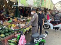 เจ้าหน้าที่เทศกิจ ออกตรวจความเรียบร้อยและจัดระเบียบตลาดเทศบาลนครแม่สอด 19 ต.ค.2566