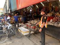 เจ้าหน้าที่เทศกิจ ออกตรวจความเรียบร้อยและจัดระเบียบตลาดเทศบาลนครแม่สอด 19 ต.ค.2566