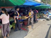 เจ้าหน้าที่เทศกิจ ออกตรวจความเรียบร้อยและจัดระเบียบตลาดเทศบาลนครแม่สอด 19 ต.ค.2566