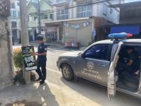 เทศกิจแม่สอด ออกดำเนินการจัดเก็บป้ายไม่ได้รับการอนุญาตขอติดตั้งและชำรุด พื้นที่เทศบาลนครแม่สอด