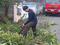 ดับเพลิงแม่สอด ออกตัดต้นไม้ตามคำร้อง บริเวณซอยอินทรคีรี ชุมชนบ้านเหนือ