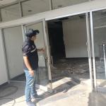 เทศกิจแม่สอด ออกตรวจสอบเหตุโจรขโมยสายไฟฟ้า ภายในโลตัสเล็กแม่สอด ร่วมตำรวจ สภ.แม่สอด