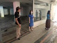 เทศกิจแม่สอด ออกตรวจสอบเหตุโจรขโมยสายไฟฟ้า ภายในโลตัสเล็กแม่สอด ร่วมตำรวจ สภ.แม่สอด