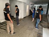 เทศกิจแม่สอด ออกตรวจสอบเหตุโจรขโมยสายไฟฟ้า ภายในโลตัสเล็กแม่สอด ร่วมตำรวจ สภ.แม่สอด