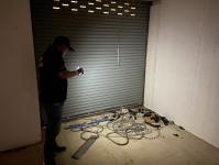 เทศกิจแม่สอด ออกตรวจสอบเหตุโจรขโมยสายไฟฟ้า ภายในโลตัสเล็กแม่สอด ร่วมตำรวจ สภ.แม่สอด