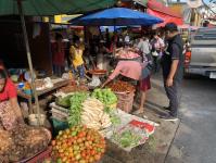 เจ้าหน้าที่เทศกิจ ออกตรวจความเรียบร้อยและจัดระเบียบตลาดเทศบาลนครแม่สอด 10 พ.ย.2566