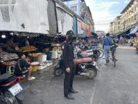 เจ้าหน้าที่เทศกิจ ออกตรวจความเรียบร้อยและจัดระเบียบตลาดเทศบาลนครแม่สอด 14 พ.ย.2566