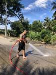ดับเพลิงแม่สอด ออกเก็บกิ่งไม้และขยะในคลองสะพานชุมชนร่วมแรงก่อนถึงบ้านหัวฝาย