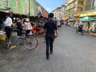 เจ้าหน้าที่เทศกิจ ออกตรวจความเรียบร้อยและจัดระเบียบตลาดเทศบาลนครแม่สอด 16 พ.ย.2566